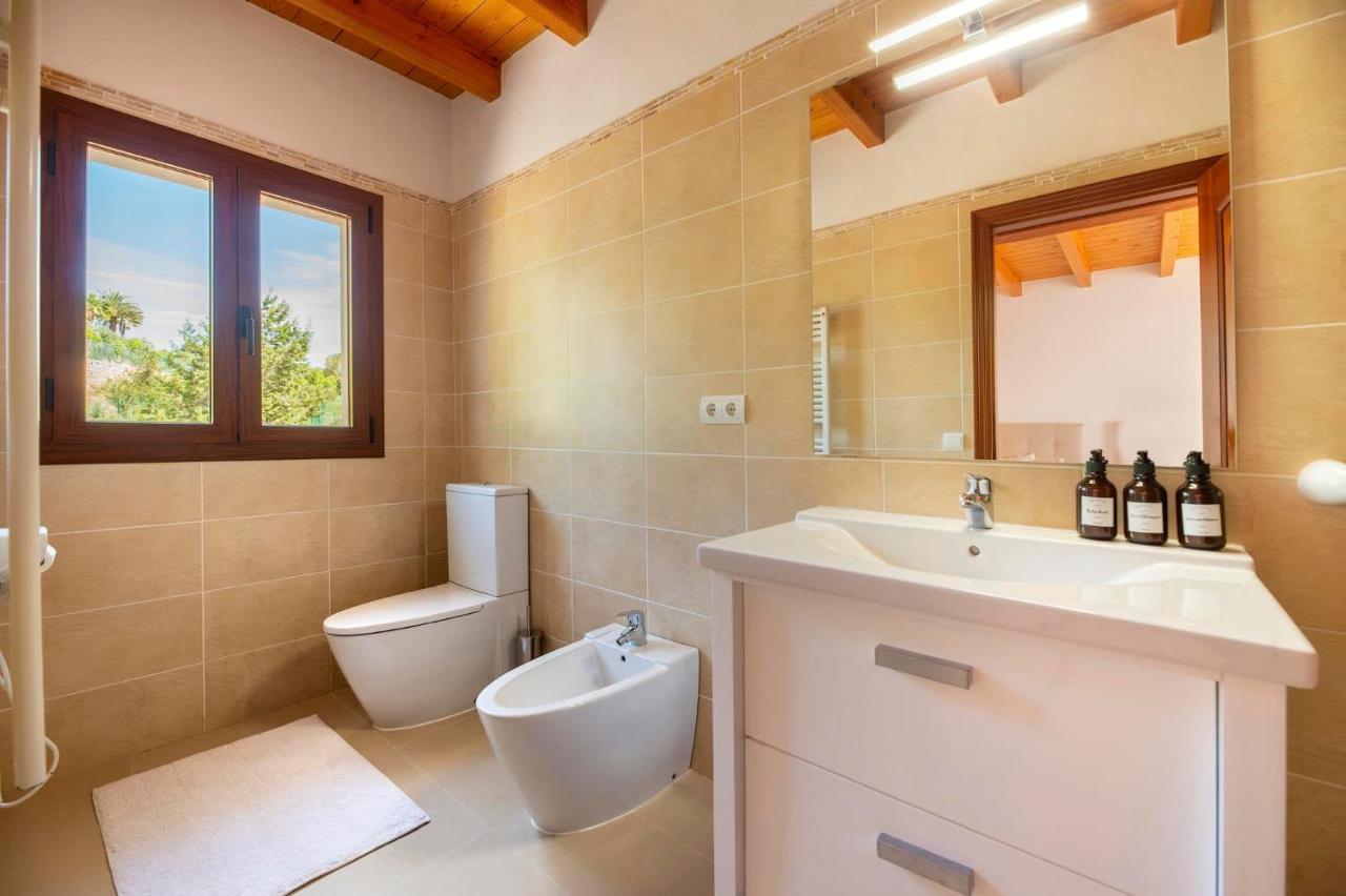 Villa Can Sonrisa - Peaceful And Private With Sea-view And Sport Courts