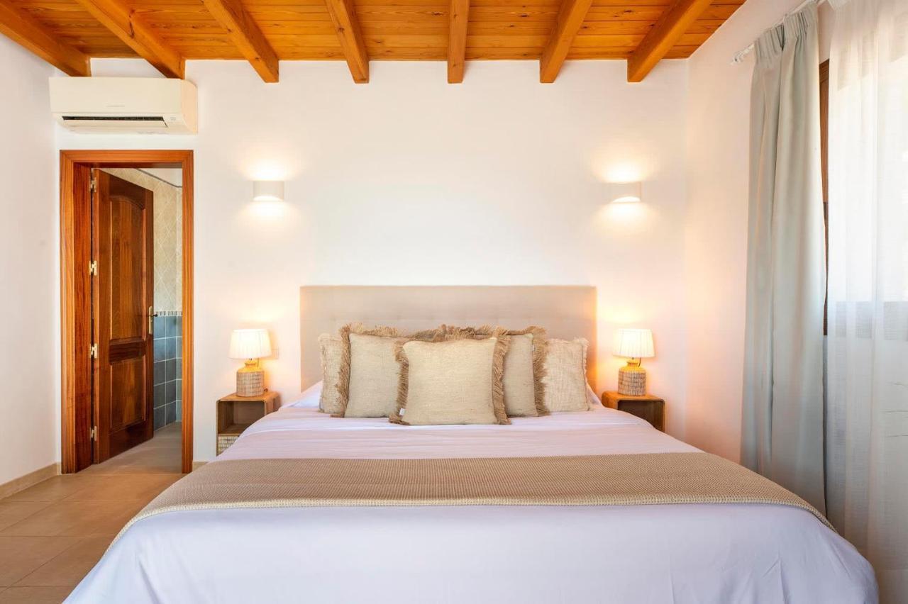 Villa Can Sonrisa - Peaceful And Private With Sea-view And Sport Courts Santa Eularia des Riu