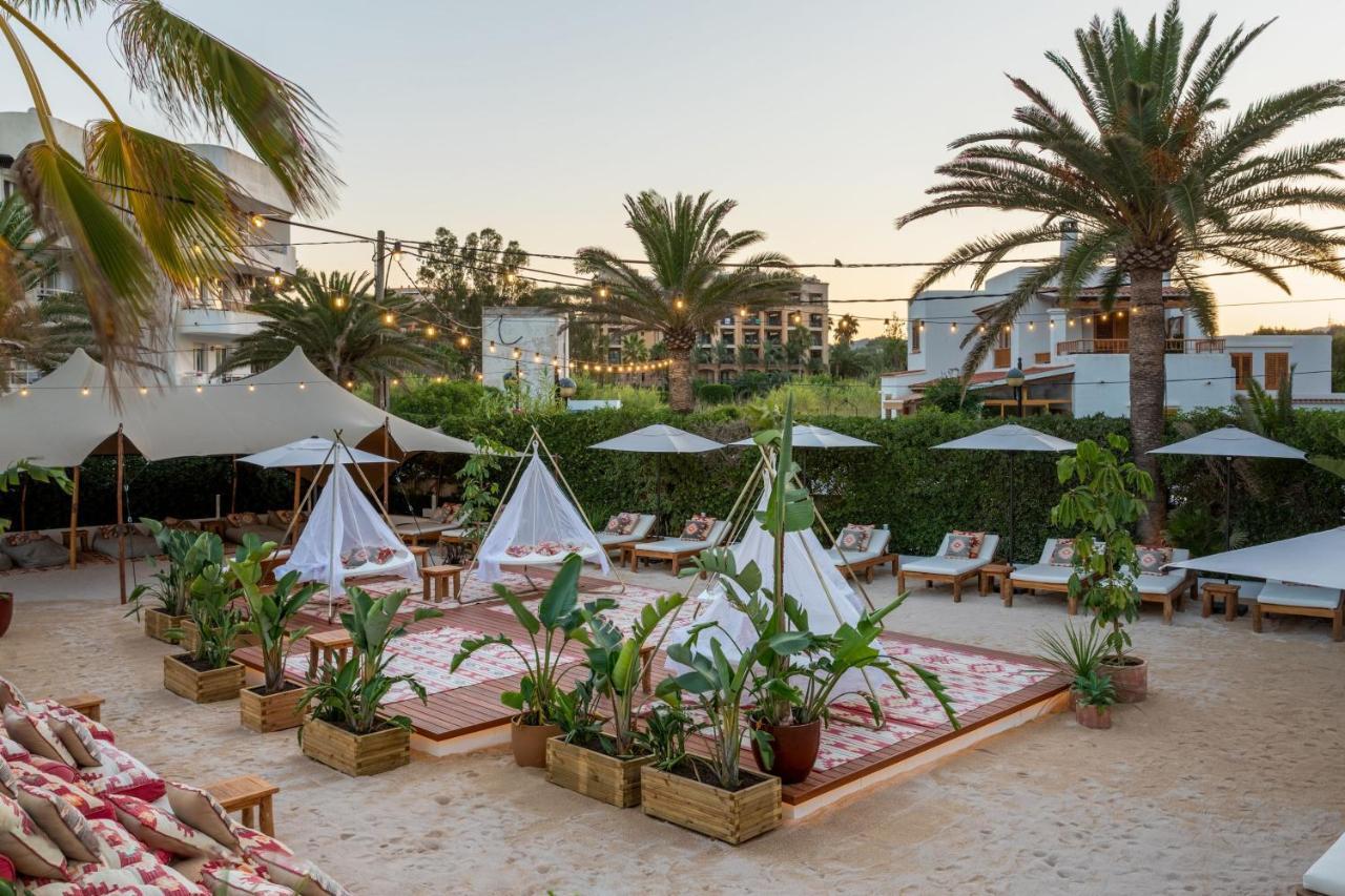 Riomar, Ibiza, A Tribute Portfolio Santa Eulària des Riu