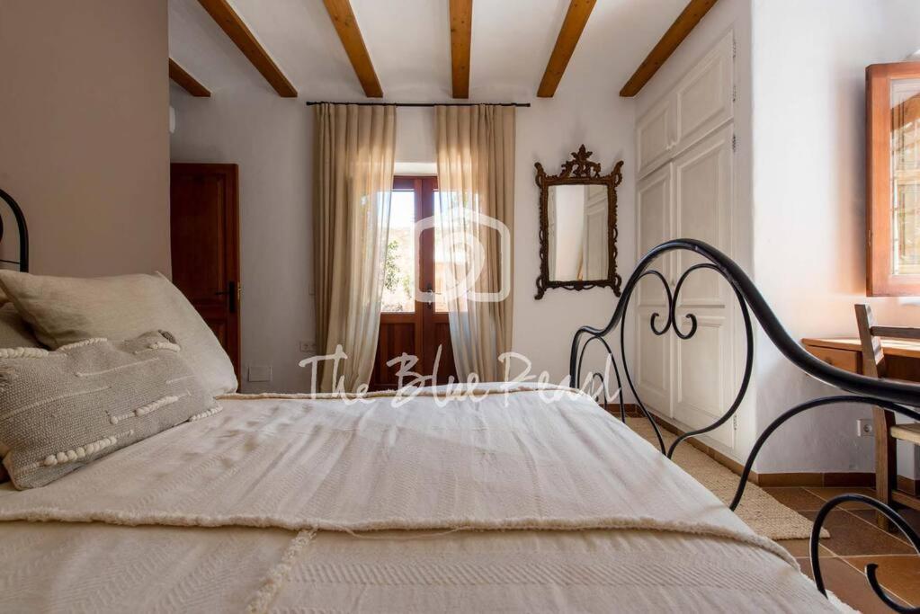 Casona Morna, By The Blue Pearl Villa Santa Eularia des Riu