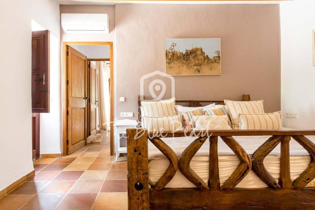 Casona Morna, By The Blue Pearl Villa Santa Eularia des Riu