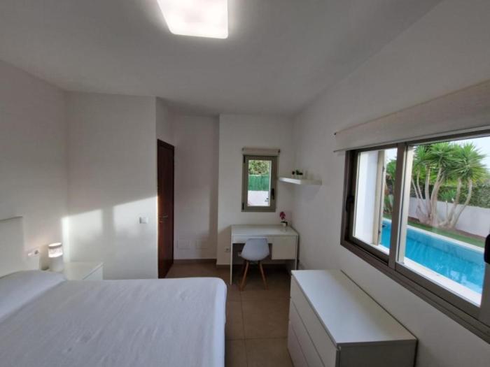 Moderna Casa Con Piscina Privada Holiday home *