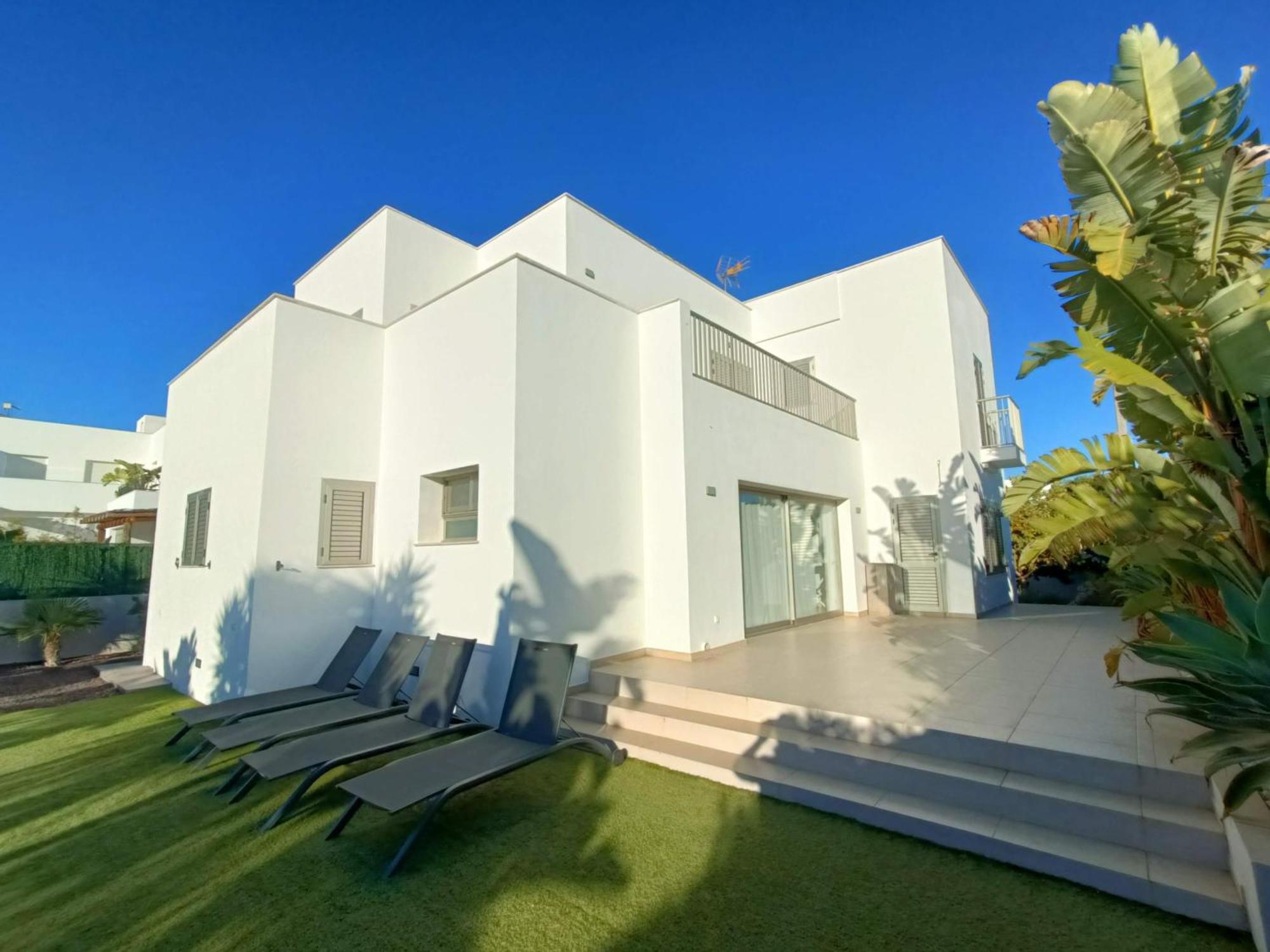 Moderna Casa Con Piscina Privada * Santa Eularia des Riu