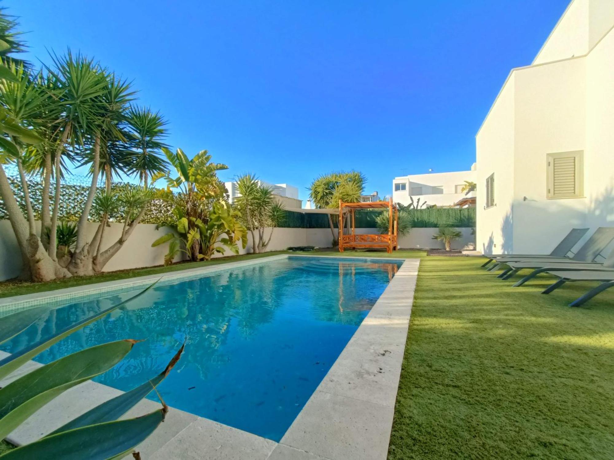 Holiday home Moderna Casa Con Piscina Privada Santa Eularia des Riu