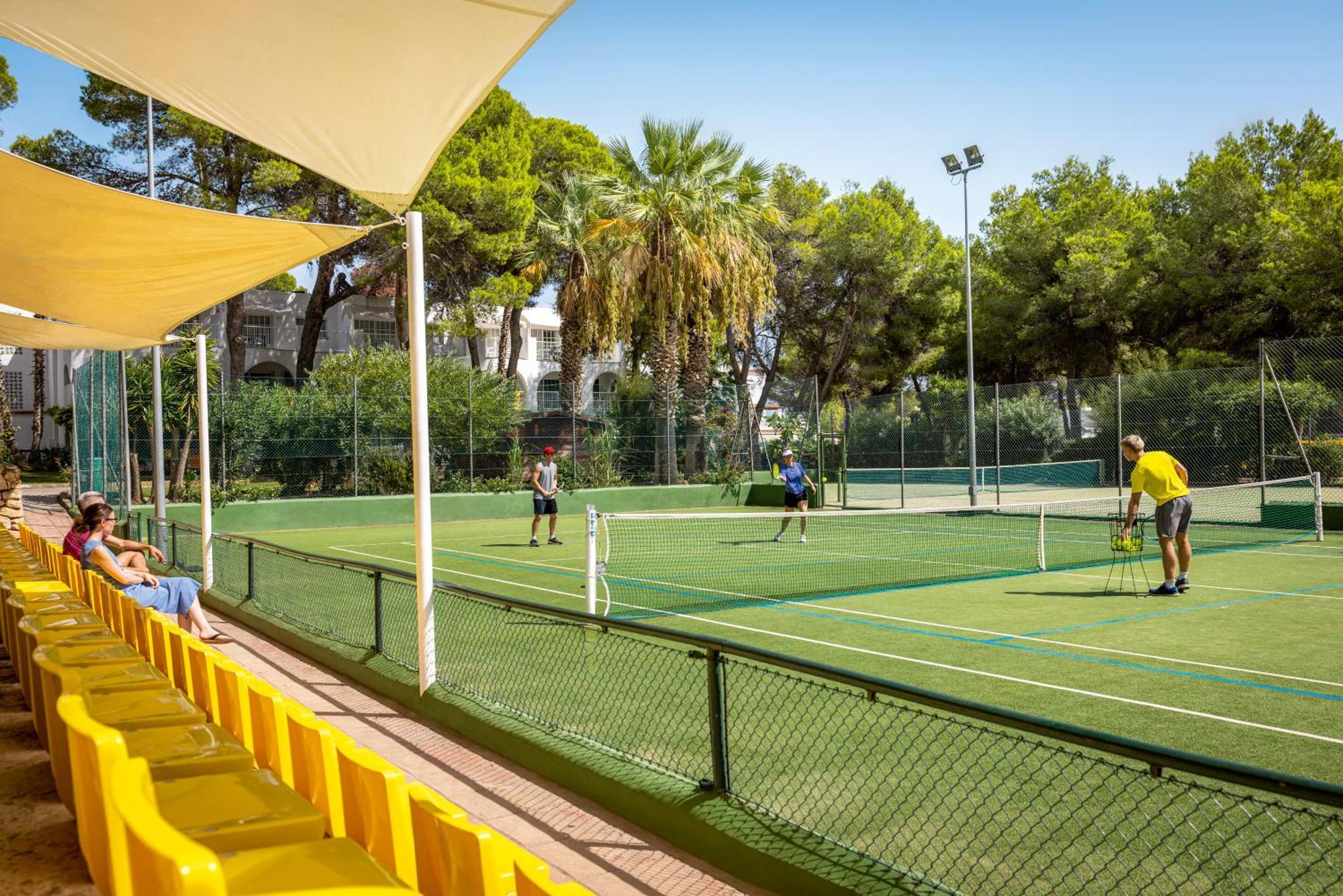 Tui Magic Life Cala Pada 4*