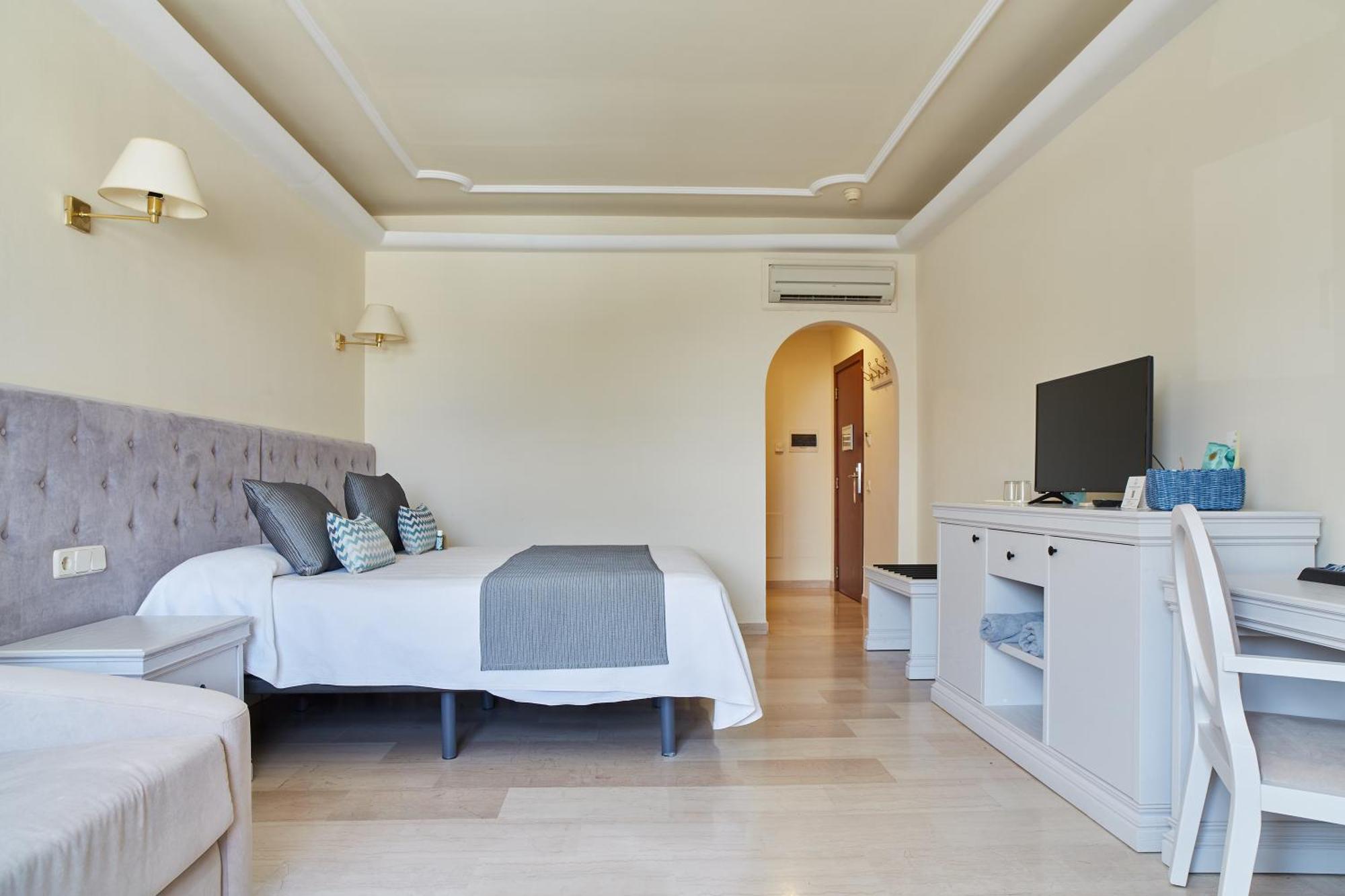 Grand Palladium Santa Eularia des Riu