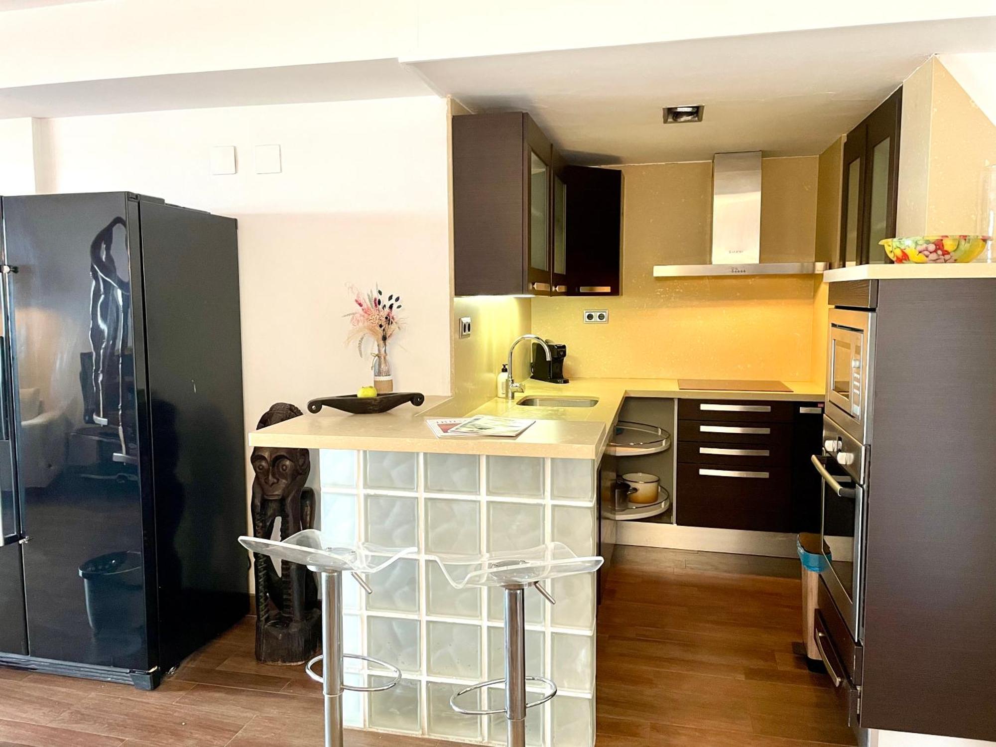Lovely Ensuite Double In Shared In The Centre Of Santa Eularia - Close To The Beach, Shops, Bars And Restaurants Guest house
