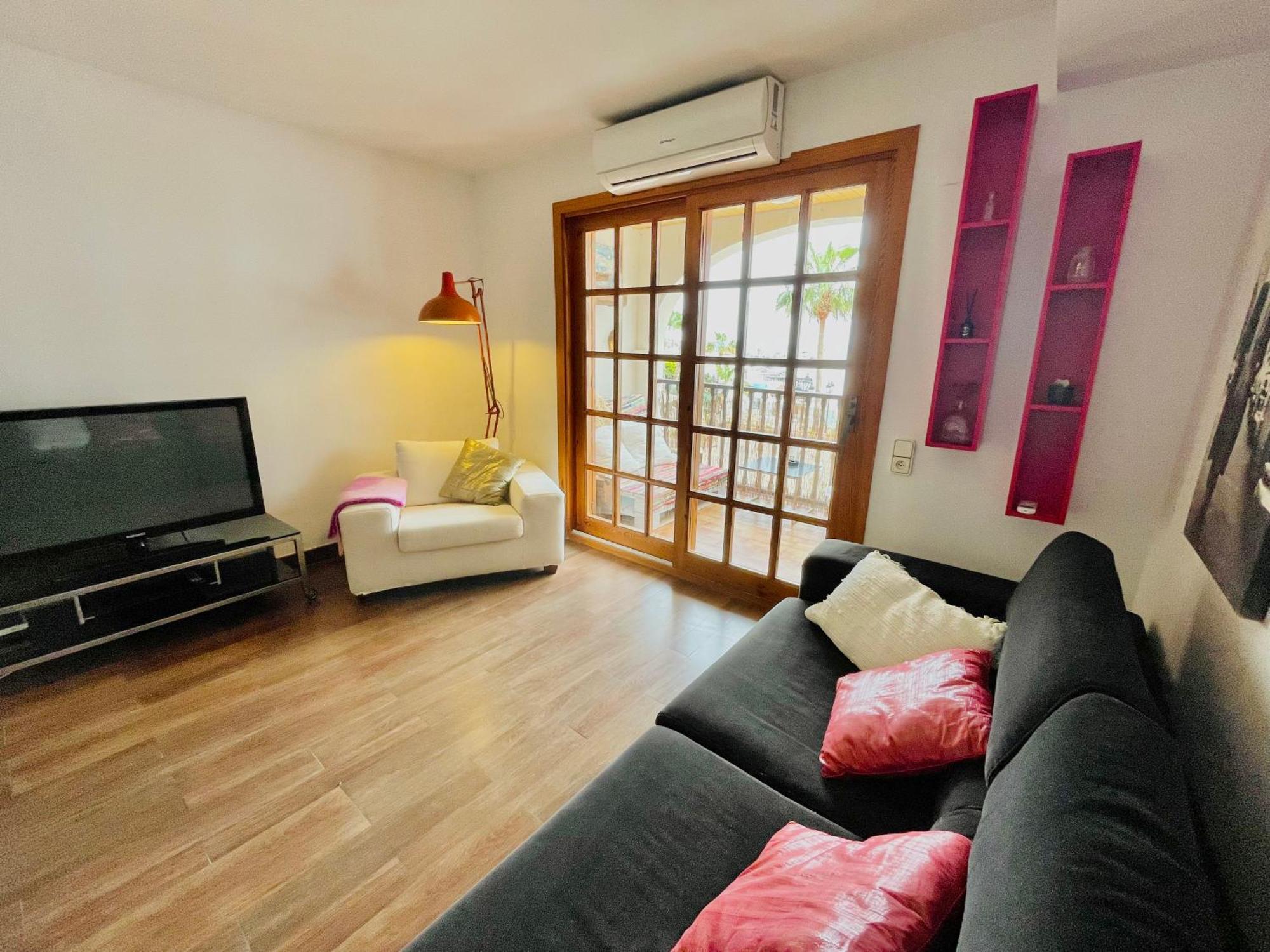 Lovely Ensuite Double In Shared In The Centre Of Santa Eularia - Close To The Beach, Shops, Bars And Restaurants Guest house Santa Eularia des Riu