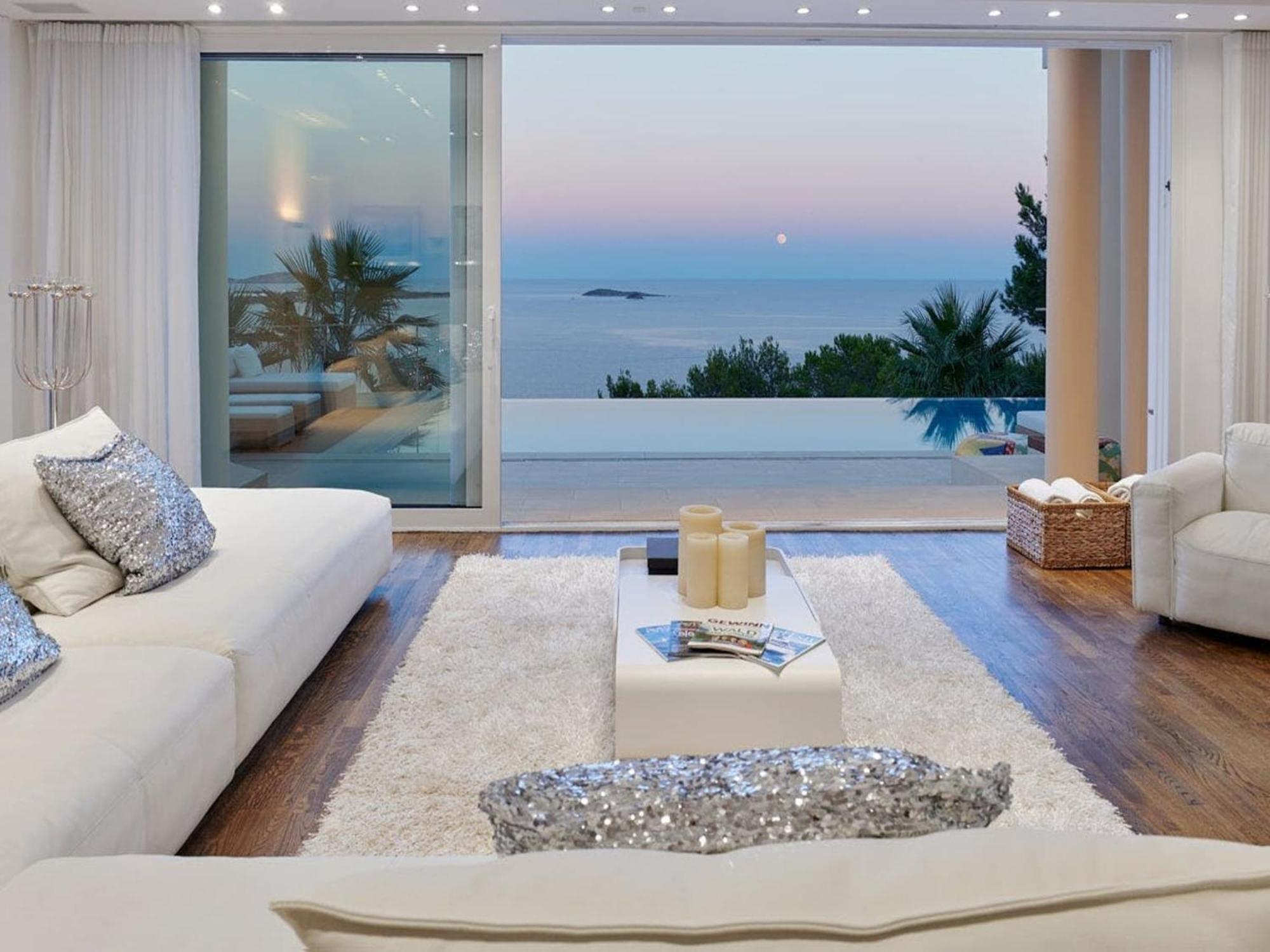 Villa Lavish With Infinity Pool And Views *