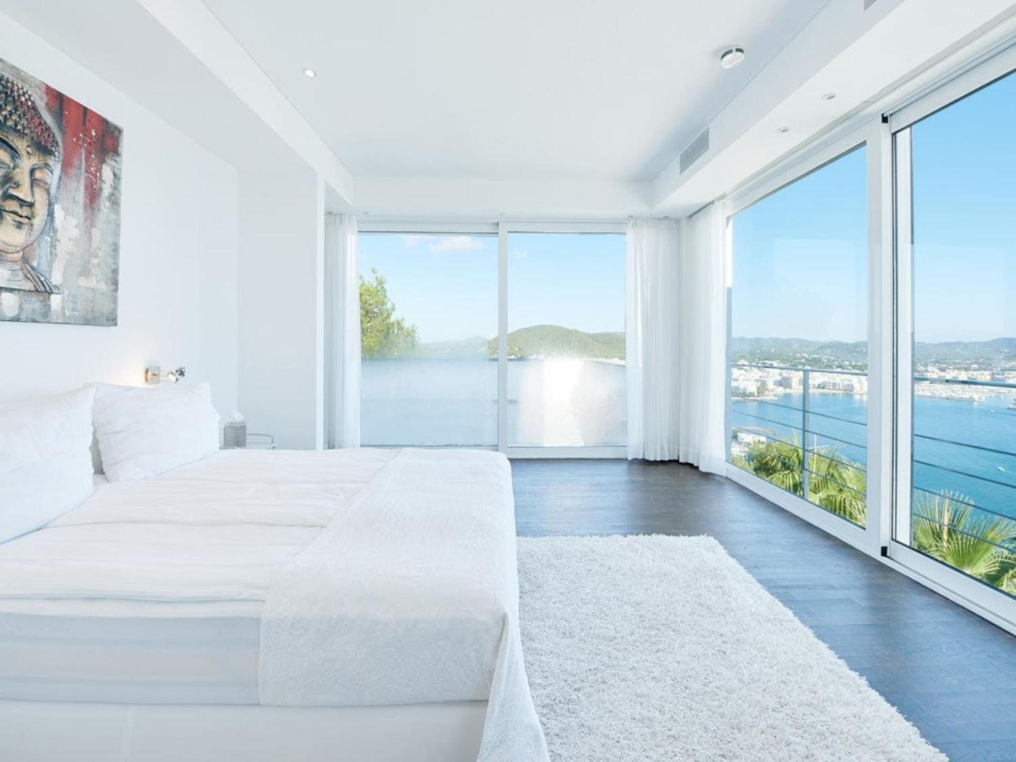 Lavish With Infinity Pool And Views *