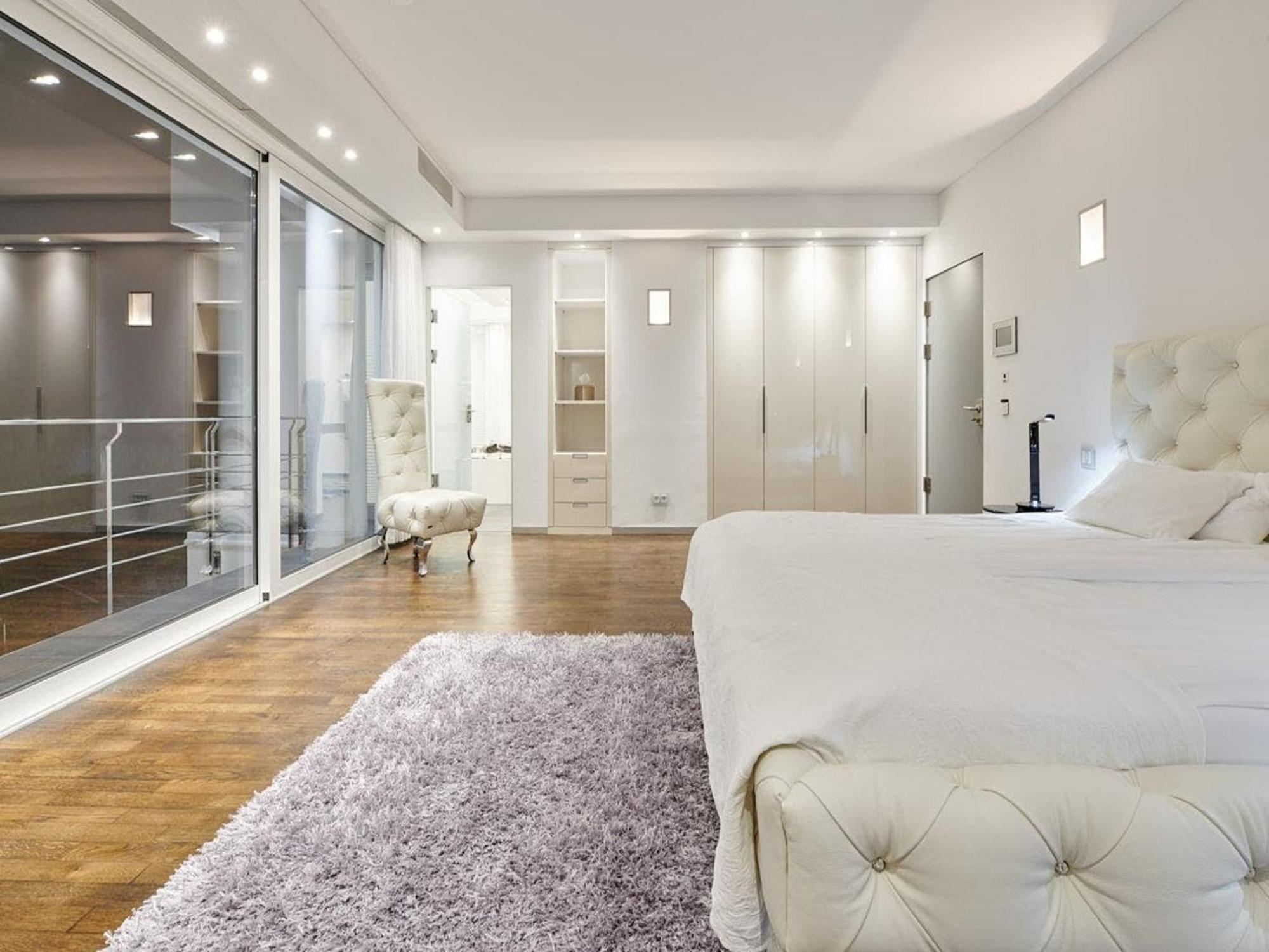 Lavish With Infinity Pool And Views Villa Santa Eularia des Riu