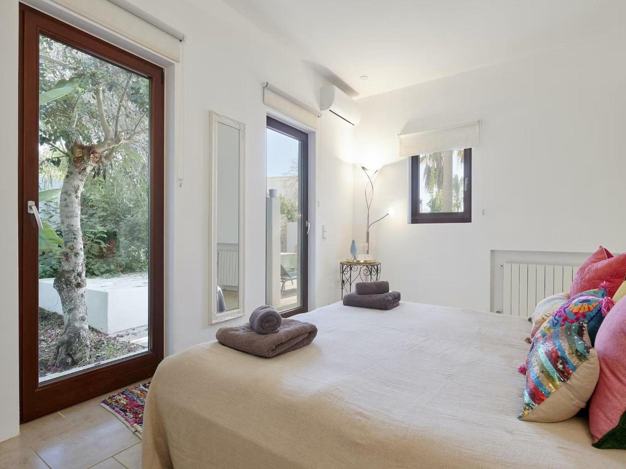 Cozy With View Santa Eularia des Riu