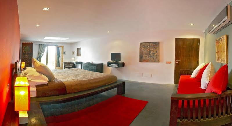 Atzaro Santa Eulària des Riu