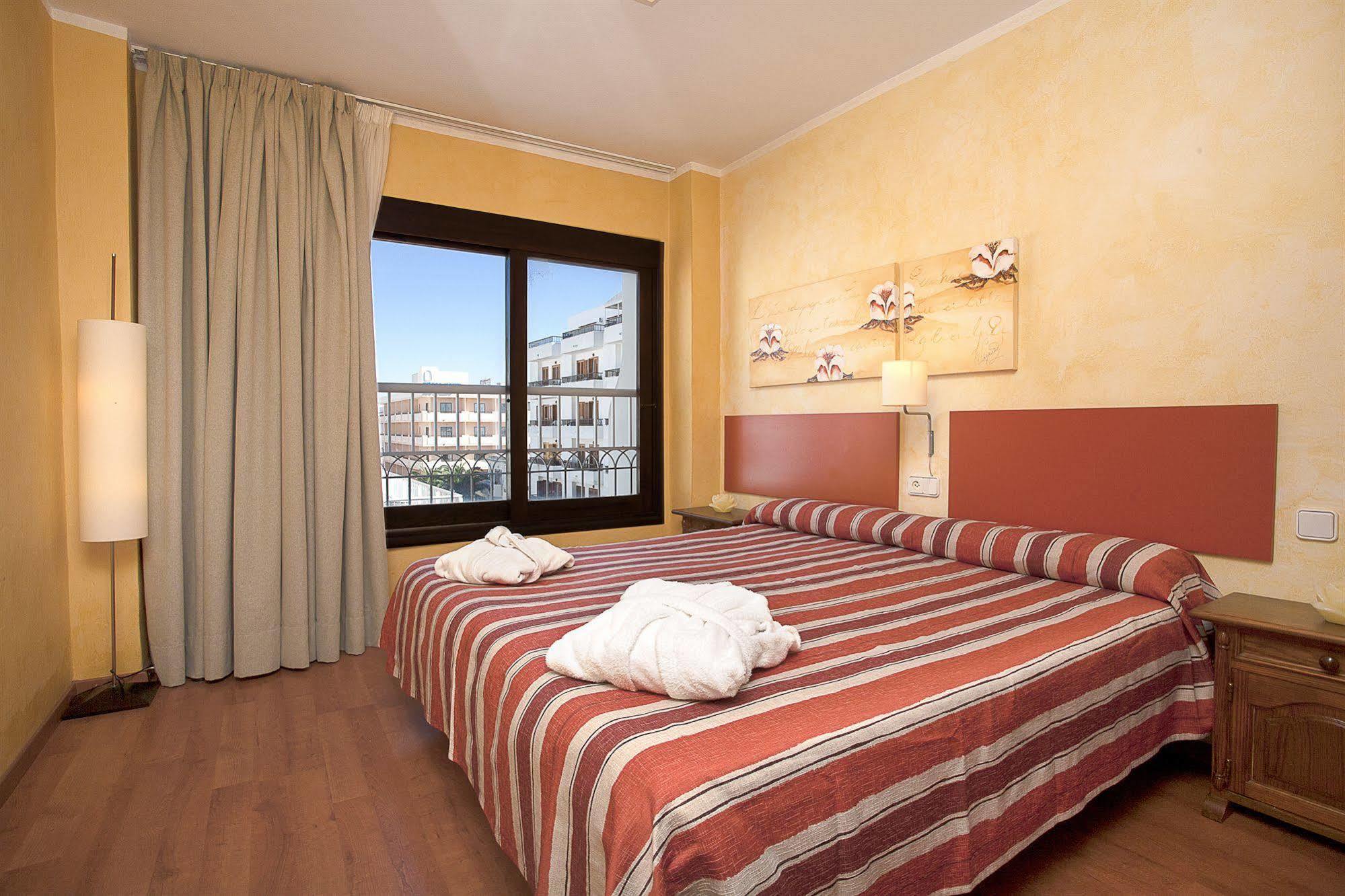 Parot Santa Eularia des Riu