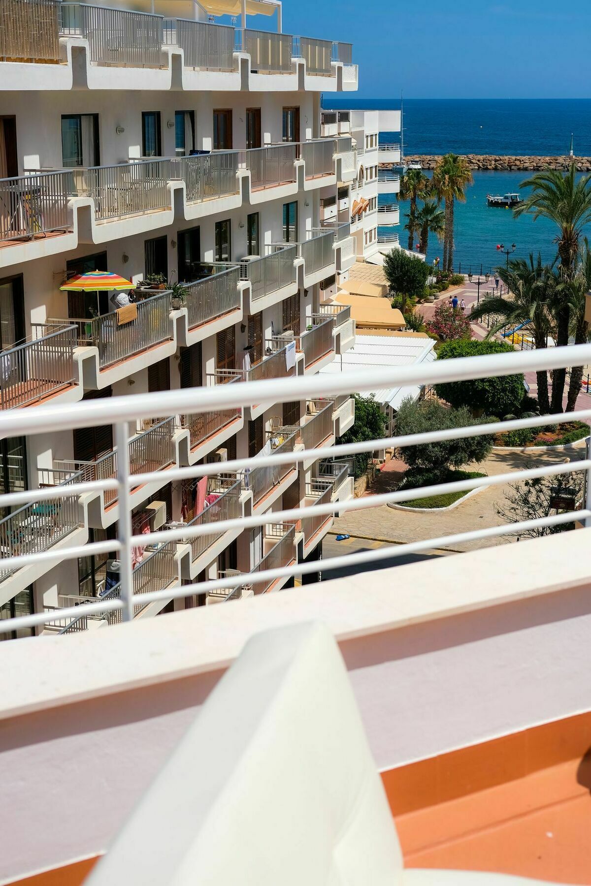 Hotel S'alamera &