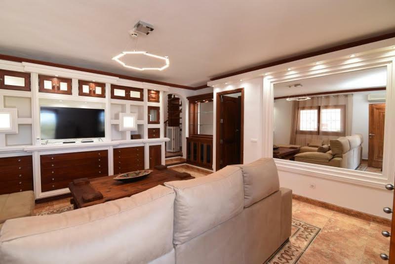 Can Castell Villa *