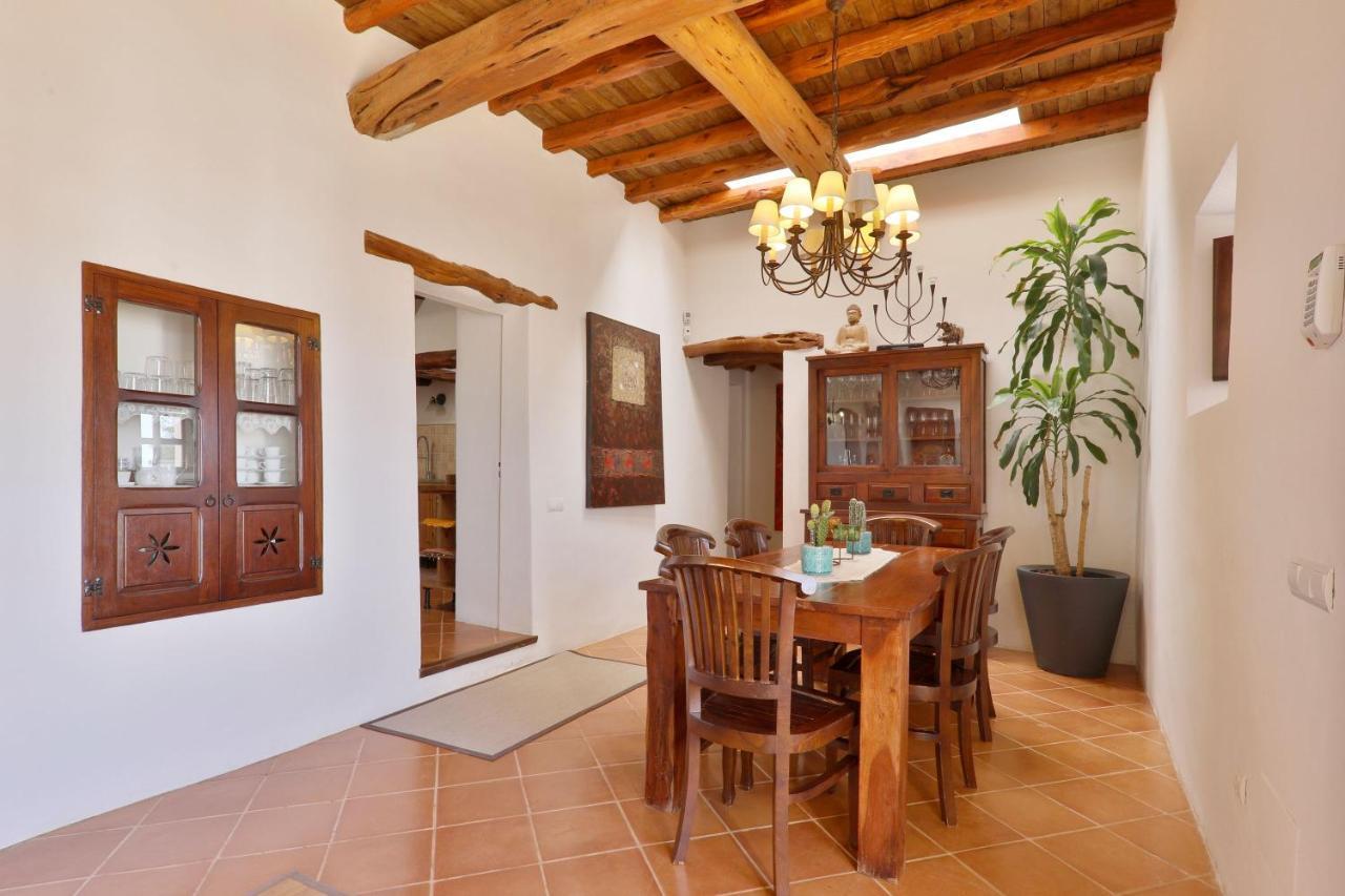 Caseres Villa Santa Eulalia del Río