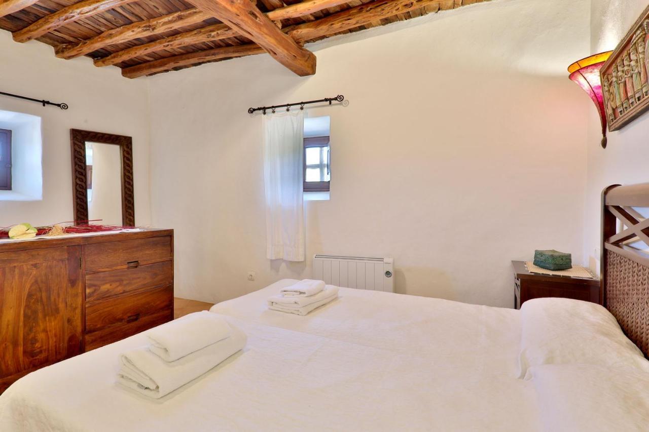 Caseres Villa Santa Eulalia del Río
