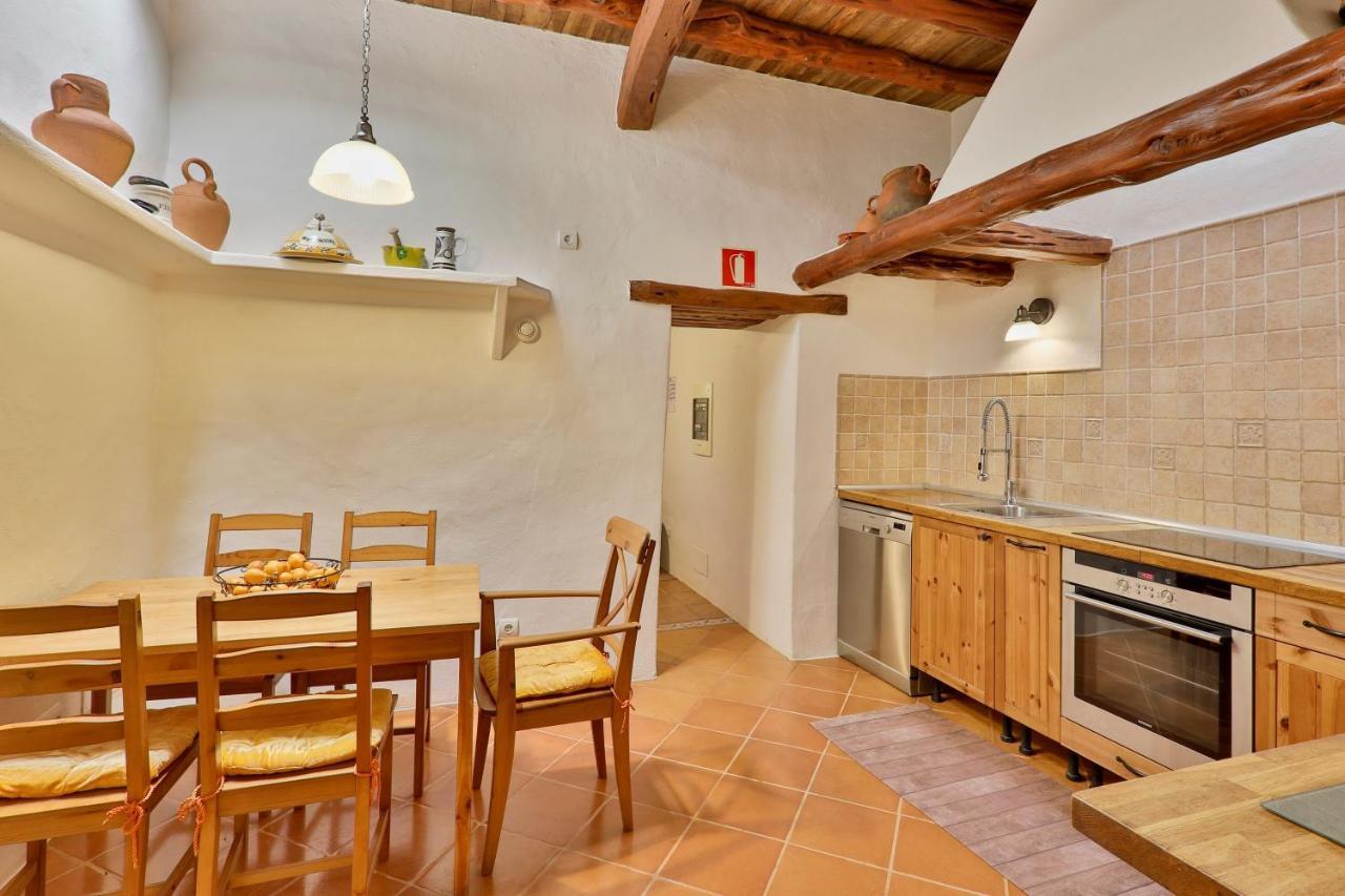 Caseres Villa Santa Eulalia del Río