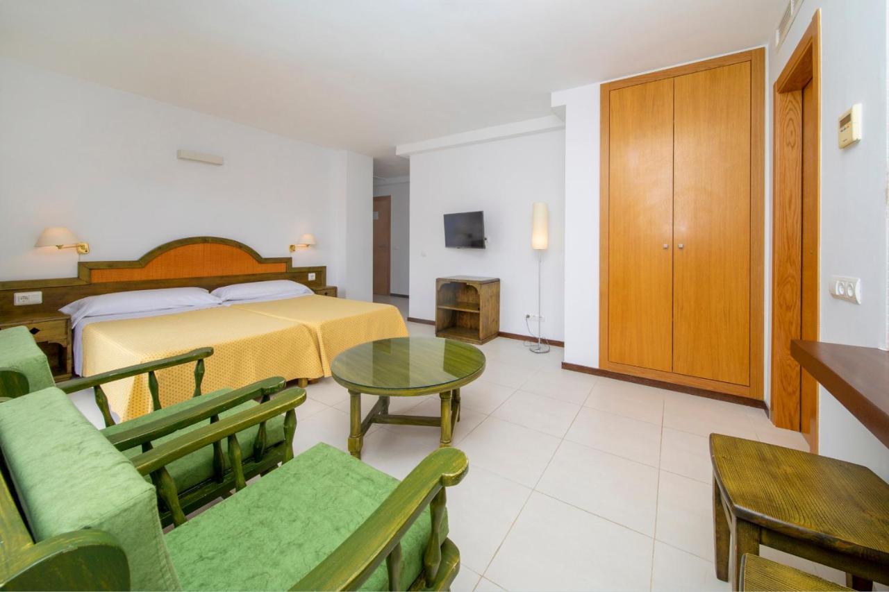 Bon Lloc * Santa Eularia des Riu
