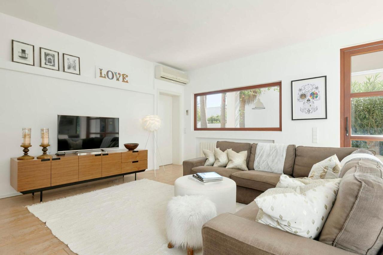 Rent This Luxury With Private Pool, Ibiza 1059 Villa *