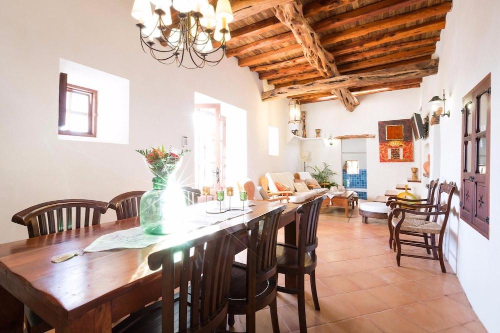 Canseres Villa Santa Eularia des Riu