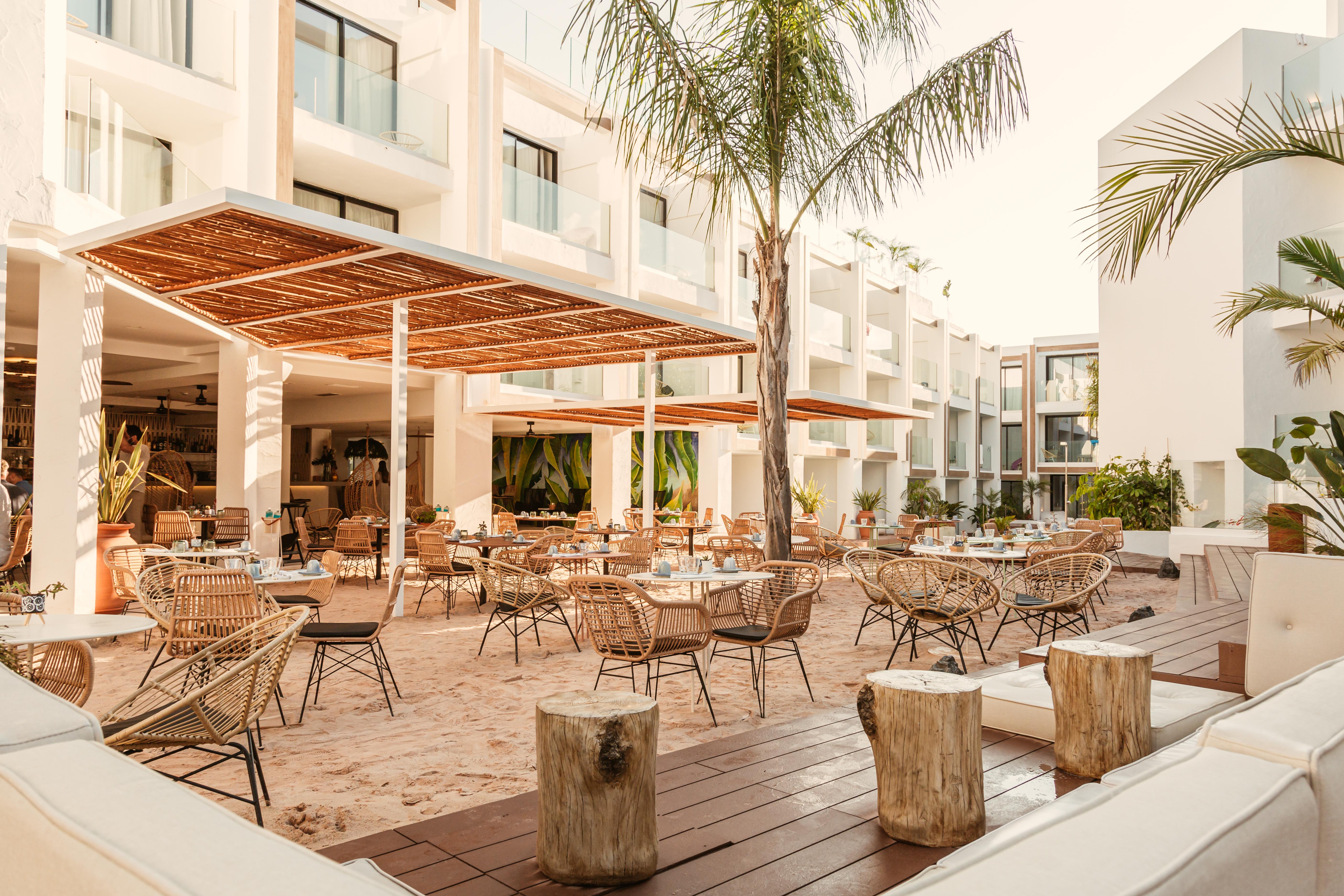 Del Sol Apartment *