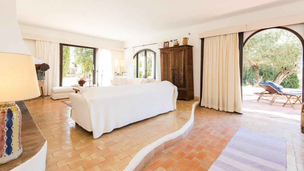 Luxurious Ibiza Casa Pacifica 6 Bedrooms Large Outdoor Dining Area Bbq San Rafael Villa Santa Eularia des Riu