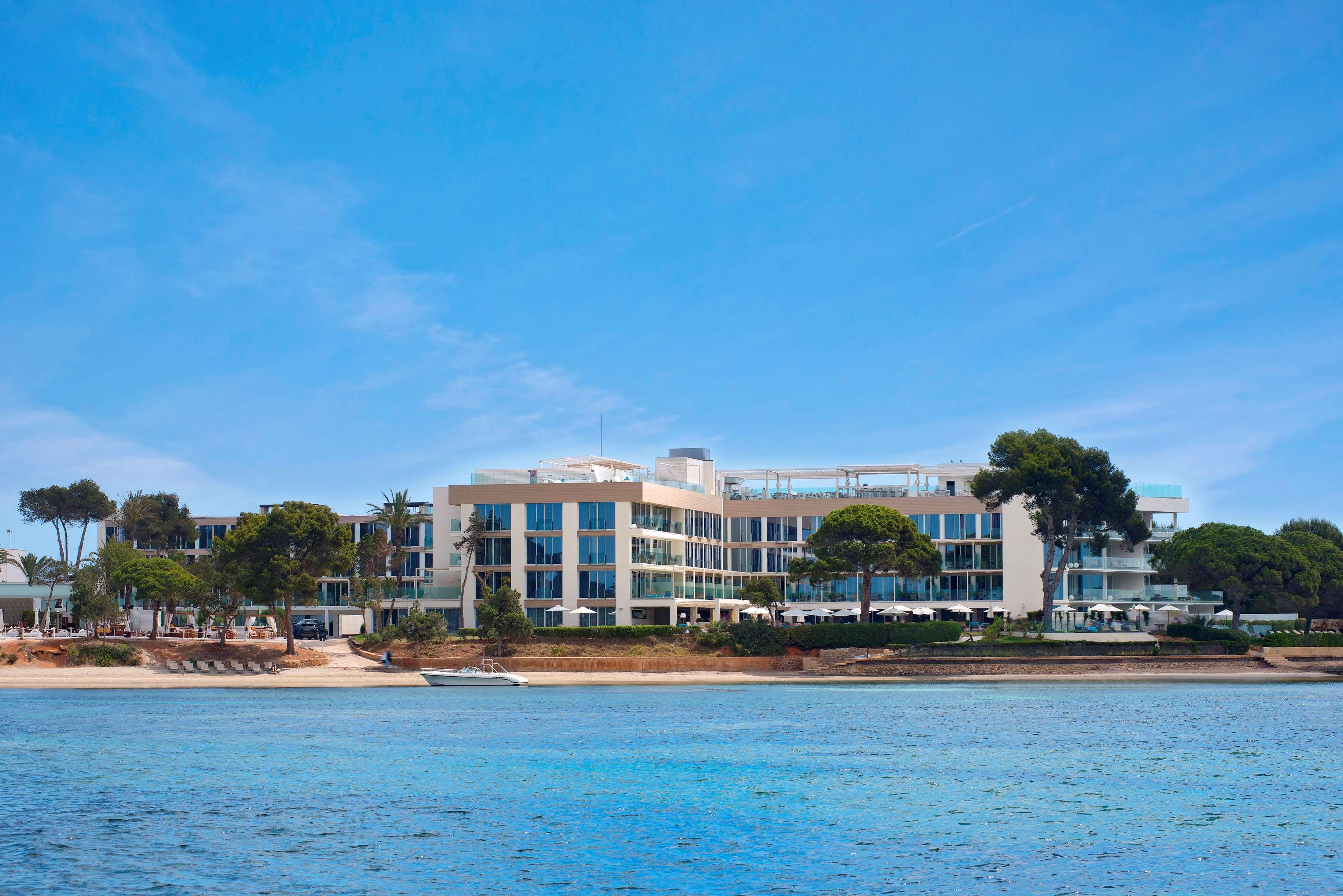 Me Ibiza - The Leading Of The World Santa Eularia des Riu