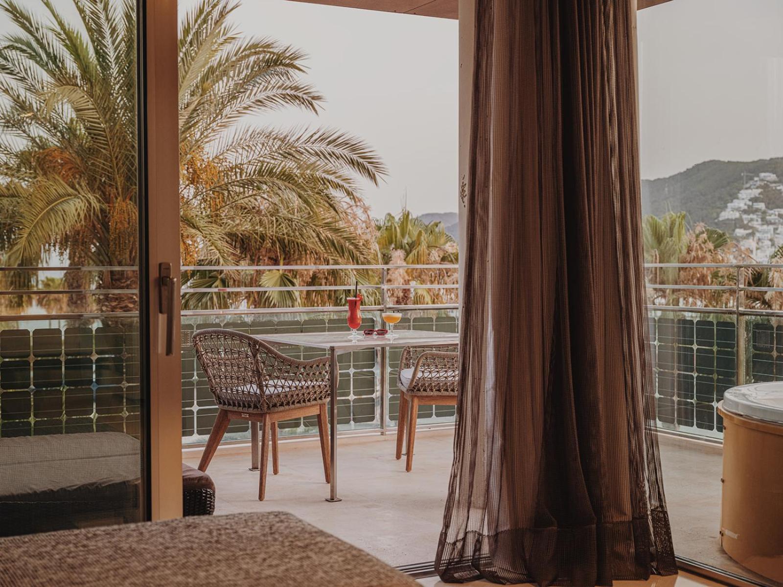 Aguas De Ibiza Grand Luxe - Small Luxury Of The World Hotel Santa Eularia des Riu