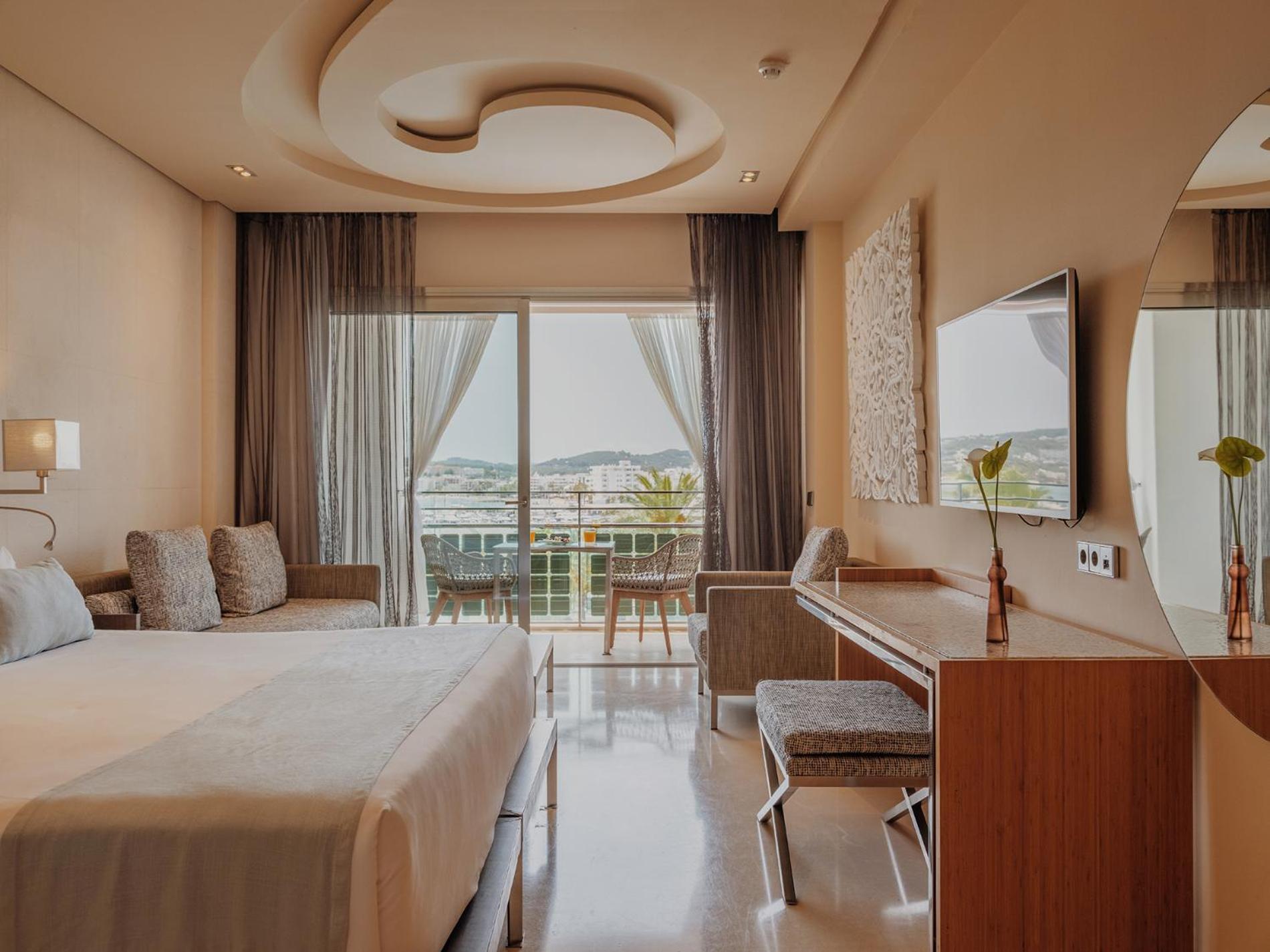 Aguas De Ibiza Grand Luxe - Small Luxury Of The World Hotel Santa Eularia des Riu